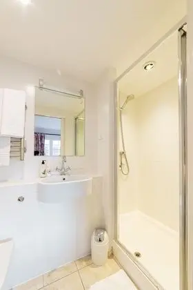 Standard Tek Büyük Yataklı Oda, Banyolu/Duşlu