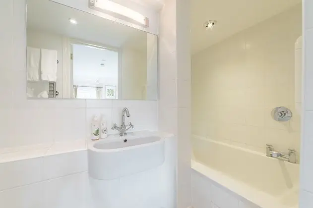 Superior Tek Büyük Yataklı Oda, Banyolu/Duşlu