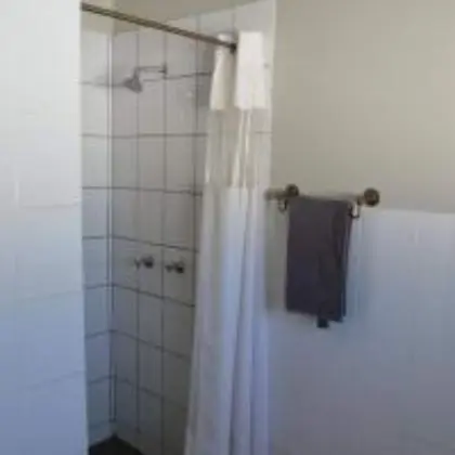 Üç Kişilik Oda (Upstairs)