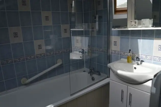 Deluxe Tek Büyük Yataklı Oda (with Bath)