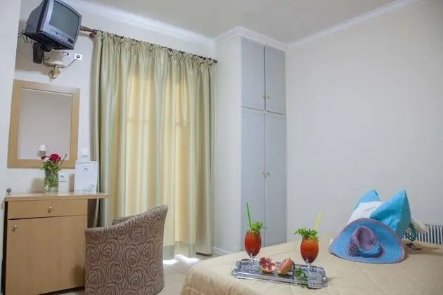 Üç Kişilik Oda