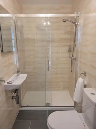 Üç Kişilik Oda, Banyolu/Duşlu