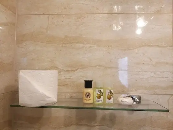 Üç Kişilik Oda, Banyolu/Duşlu