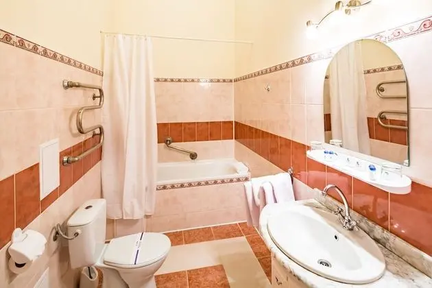 Standard Tek Büyük veya İki Ayrı Yataklı Oda