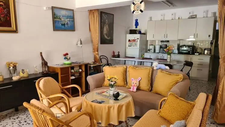Villa Honey (One space room)