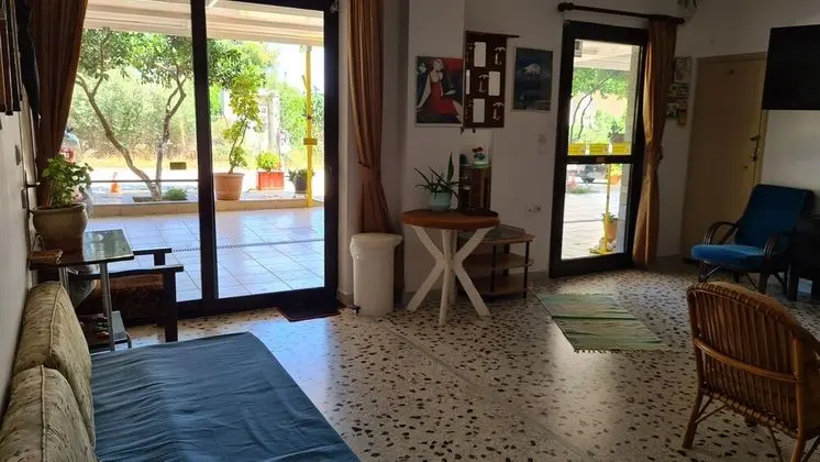 Villa Honey (One space room)