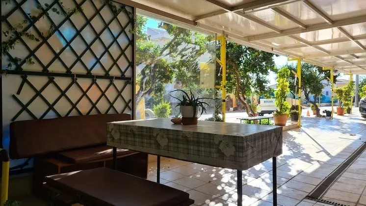Villa Honey (One space room)