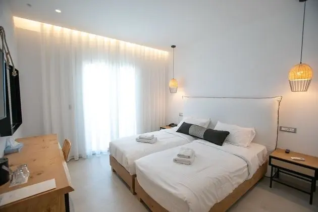 Deluxe Tek Büyük veya İki Ayrı Yataklı Oda, Kısmi Deniz Manzaralı