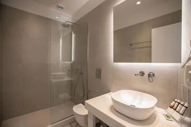 Deluxe Tek Büyük veya İki Ayrı Yataklı Oda, Kısmi Deniz Manzaralı