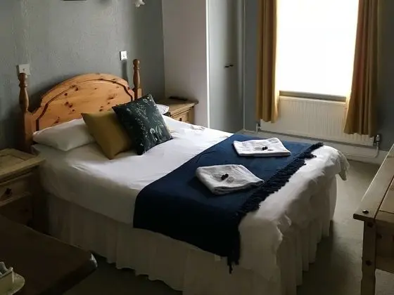 Tek Büyük Yataklı Oda, Özel Banyo ( (Non En-Suite))