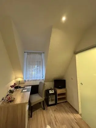 Tek Kişilik Oda, 1 Tek Kişilik Yatak, Sigara İçilmez