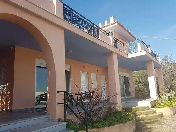 Basic Apart Daire, Koy Manzaralı