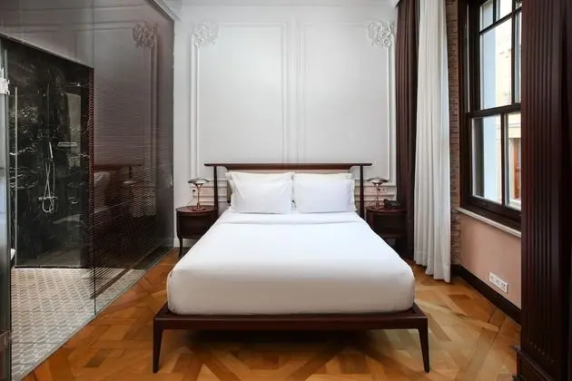 Deluxe Tek Büyük Yataklı Oda