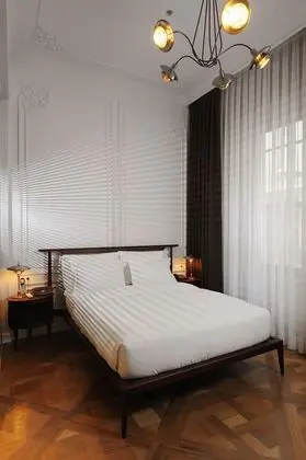 Deluxe Tek Büyük Yataklı Oda