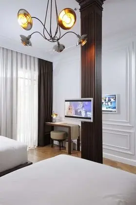 Deluxe Tek Büyük Yataklı Oda