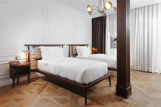 Deluxe Twin Room with Balcony
