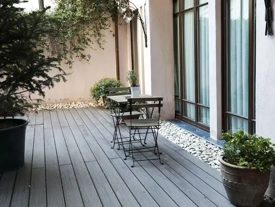 Garden Suite, Patio