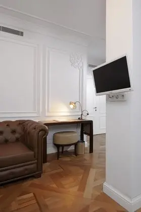 Garden Suite, Patio