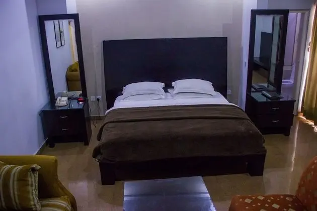 Deluxe Tek Büyük Yataklı Oda