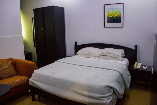 Standard Tek Büyük Yataklı Oda