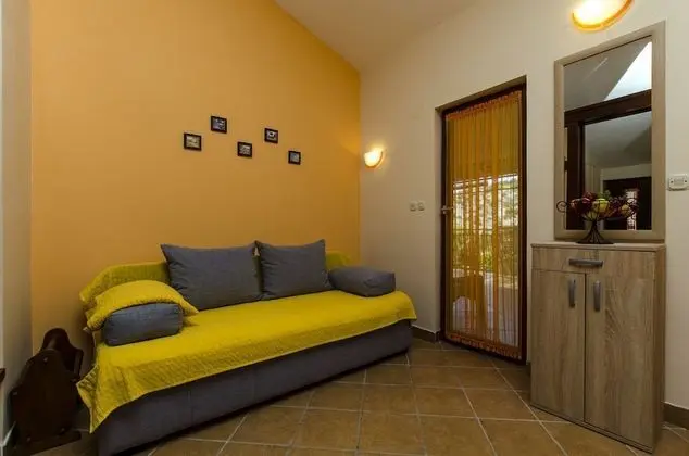 Stüdyo (Georgi - 200 m from sea - SA2 oranz(2)