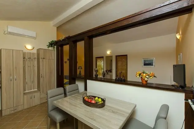 Stüdyo (Georgi - 200 m from sea - SA2 oranz(2)