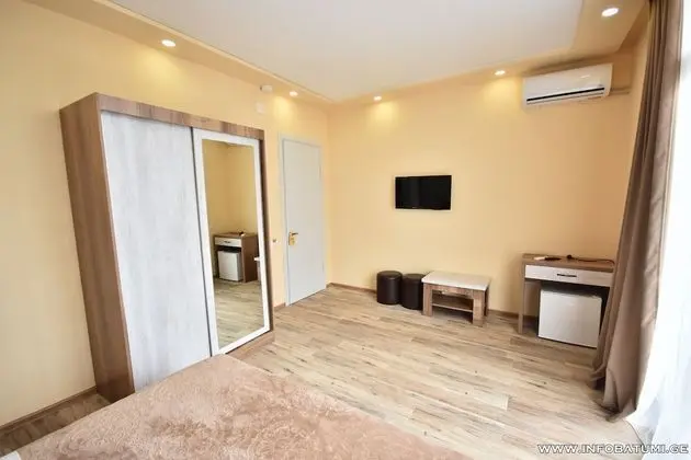 Standard Tek Büyük Yataklı Oda