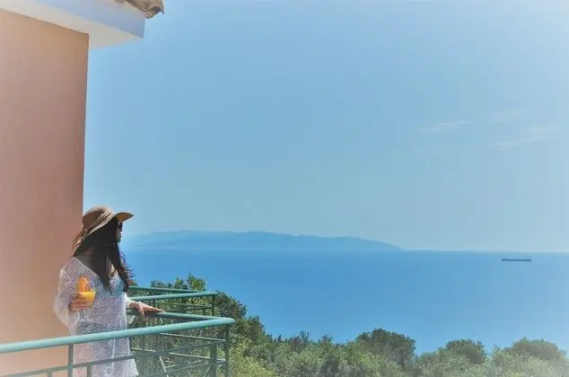 Superior Villa, 3 Yatak Odası, Kişiye Özel Havuzlu, Deniz Manzaralı (Eri)