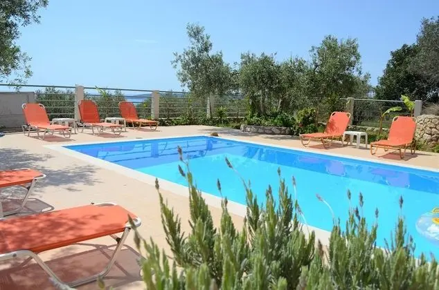 Superior Villa, 3 Yatak Odası, Kişiye Özel Havuzlu, Deniz Manzaralı (Eri)