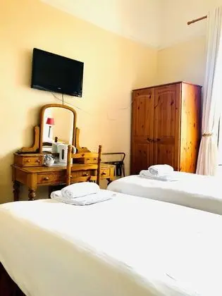 İki Ayrı Yataklı Oda, Banyolu/Duşlu