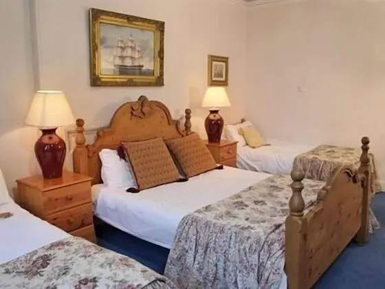 Süit, Banyolu/Duşlu (4 Person)