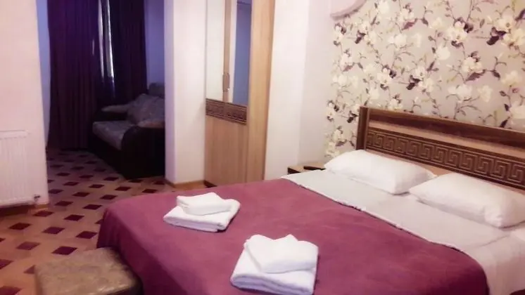 Comfort Tek Büyük Yataklı Oda