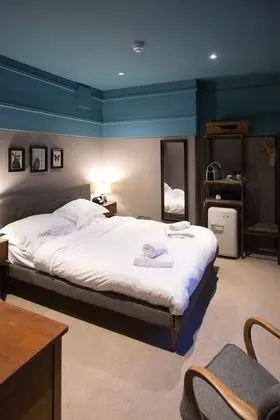 Standard Tek Büyük veya İki Ayrı Yataklı Oda