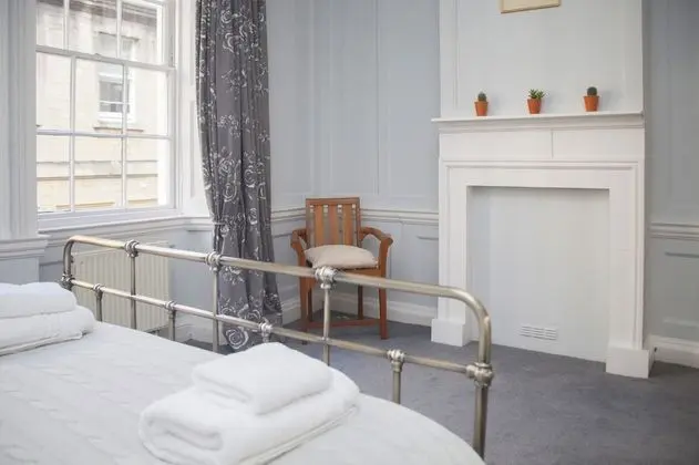 Sıra Ev, 4 Yatak Odası (Sleeps 15)