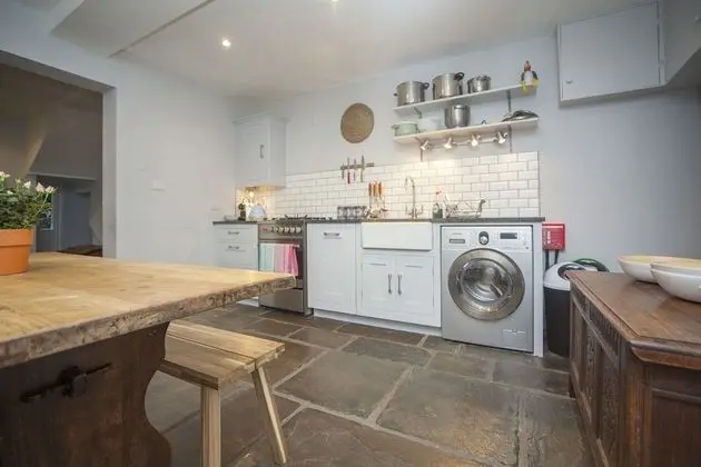 Sıra Ev, 4 Yatak Odası (Sleeps 15)