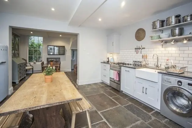 Sıra Ev, 4 Yatak Odası (Sleeps 15)