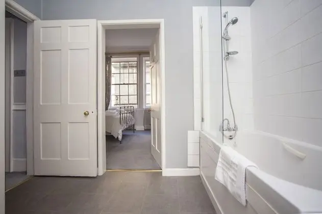 Sıra Ev, 4 Yatak Odası (Sleeps 15)