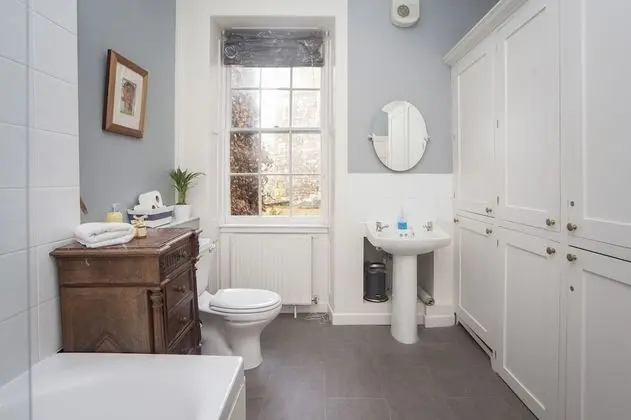 Sıra Ev, 4 Yatak Odası (Sleeps 15)