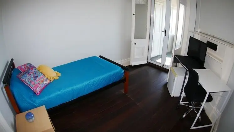 Tek Kişilik Oda, Ortak Banyo (with view)