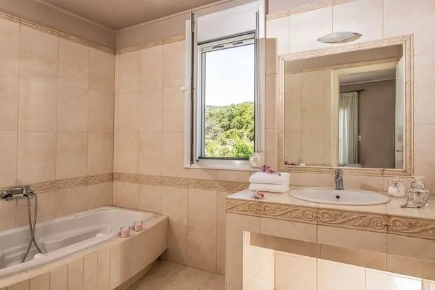 Villa, 4 Yatak Odası, Kişiye Özel Havuzlu