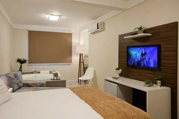 Süit, Sıcak Su Küveti (Master)