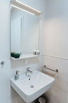 Tek Büyük Yataklı Oda, Özel Banyo, Bahçe Manzaralı