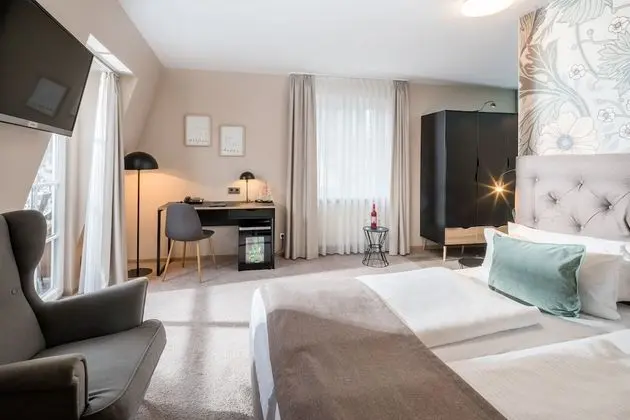 Classic Tek Büyük Yataklı Oda, 1 Çift Kişilik Yatak, Balkon, Nehir Manzaralı