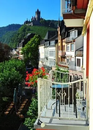 Classic Tek Büyük Yataklı Oda, 1 Çift Kişilik Yatak, Balkon, Nehir Manzaralı