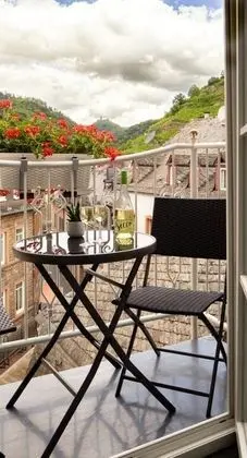 Classic Tek Büyük Yataklı Oda, 1 Çift Kişilik Yatak, Balkon, Nehir Manzaralı