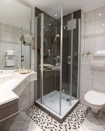 Classic Tek Büyük Yataklı Oda, 1 Çift Kişilik Yatak, Balkon, Nehir Manzaralı