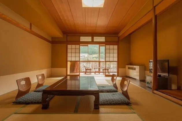 Traditional Oda (Japanese Style, with Shared Bathroom)