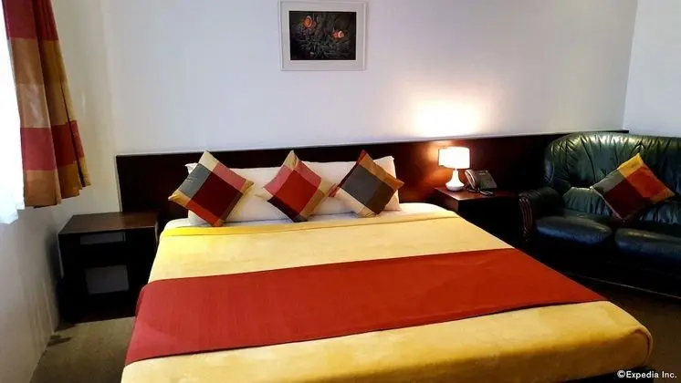 Deluxe triple with breakfast for 2