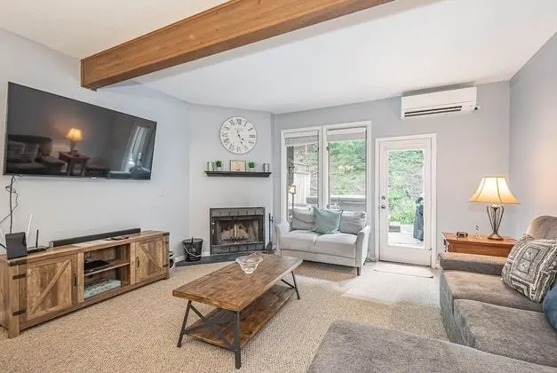 Ev, Birden Çok Yatak, Sıcak Su Havuzu