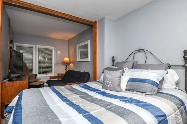 Ev, Birden Çok Yatak, Sıcak Su Havuzu